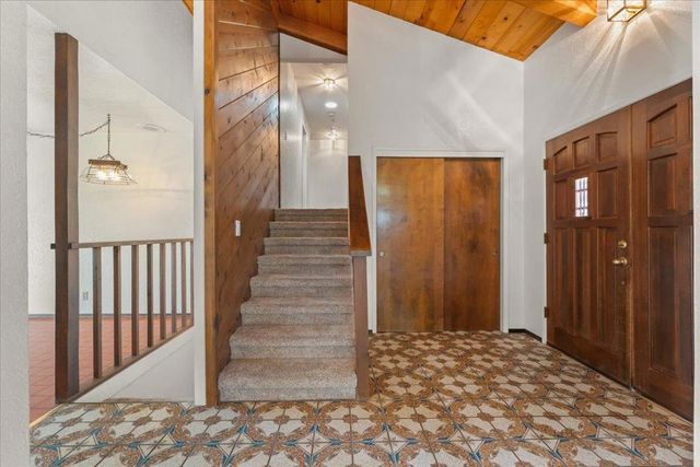 17089 Mcguffie Road, Salinas, CA 93907