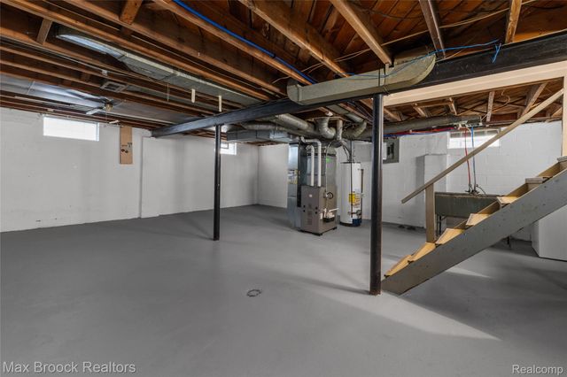 450 E MAPLEHURST Street, Ferndale, MI 48220