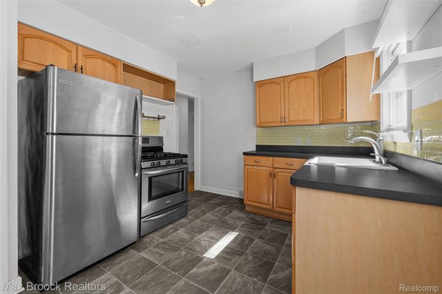 450 E MAPLEHURST Street, Ferndale, MI 48220