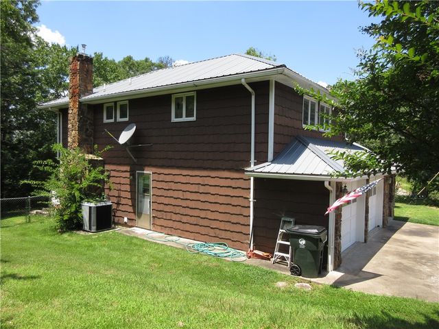 396 County Road 241, Eureka Springs, AR 72632