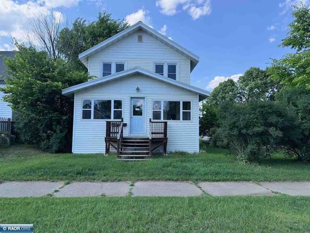 1027 E Chapman Street, Ely, MN 55731