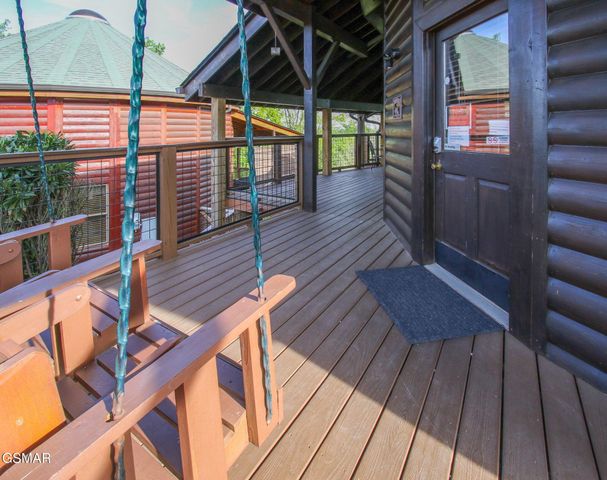 1086 Towering Oaks Drive, Sevierville, TN 37876