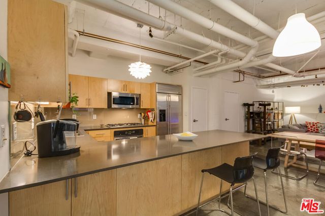 1100 S Grand Avenue A003, Los Angeles, CA 90015