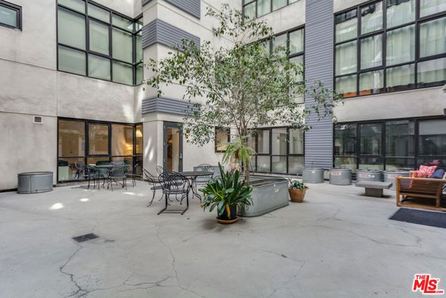 1100 S Grand Avenue A003, Los Angeles, CA 90015