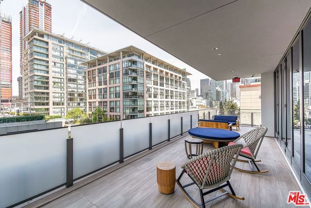 1100 S Grand Avenue A003, Los Angeles, CA 90015