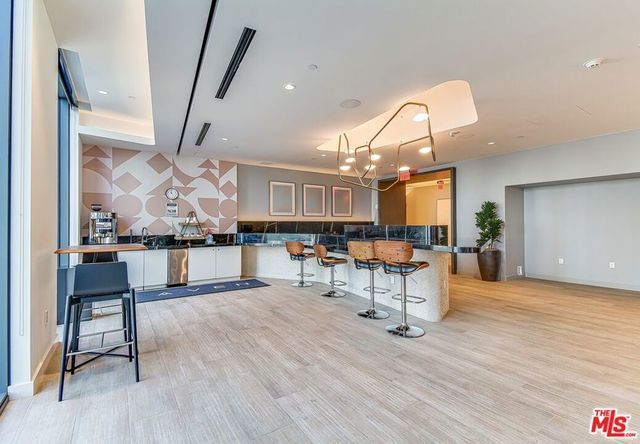 1100 S Grand Avenue A003, Los Angeles, CA 90015