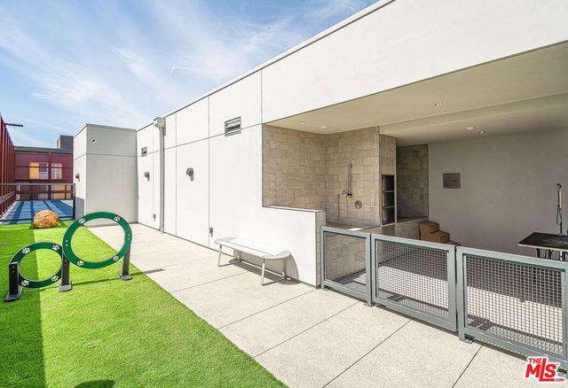 1100 S Grand Avenue A003, Los Angeles, CA 90015