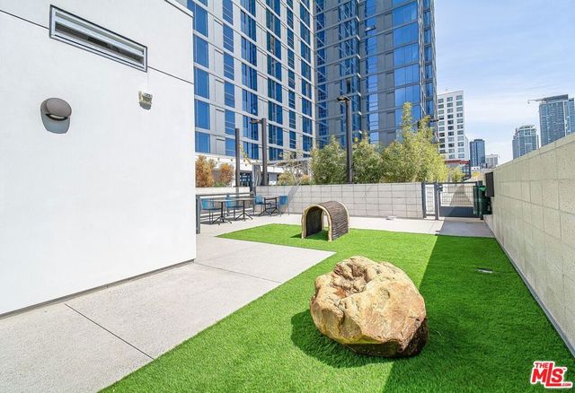 1100 S Grand Avenue A003, Los Angeles, CA 90015