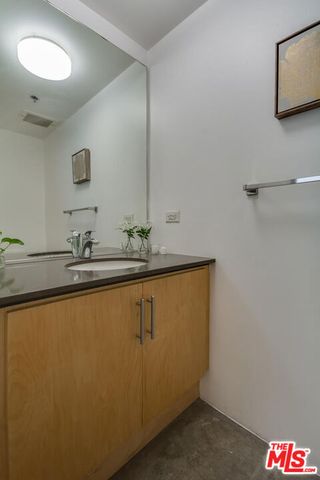 1100 S Grand Avenue A003, Los Angeles, CA 90015