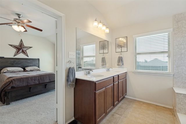 1412 St Johns Drive, Van Alstyne, TX 75495