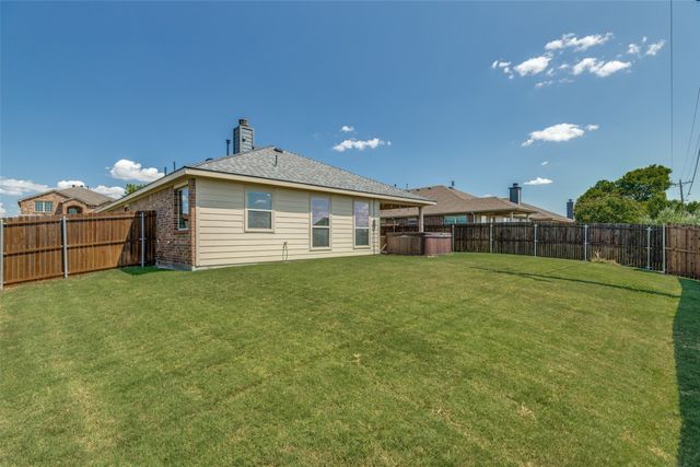 1412 St Johns Drive, Van Alstyne, TX 75495