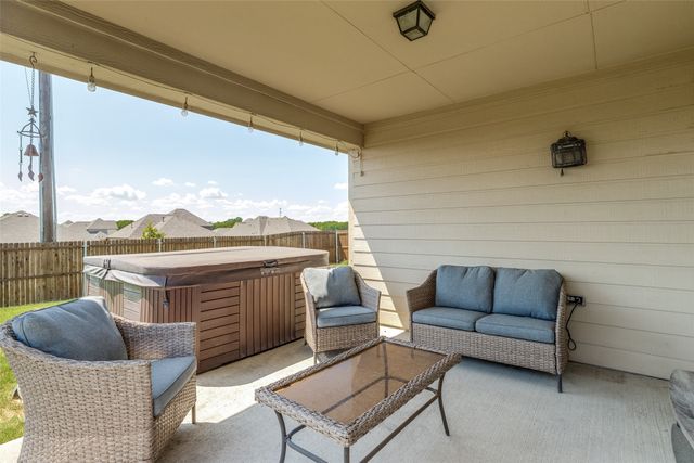 1412 St Johns Drive, Van Alstyne, TX 75495
