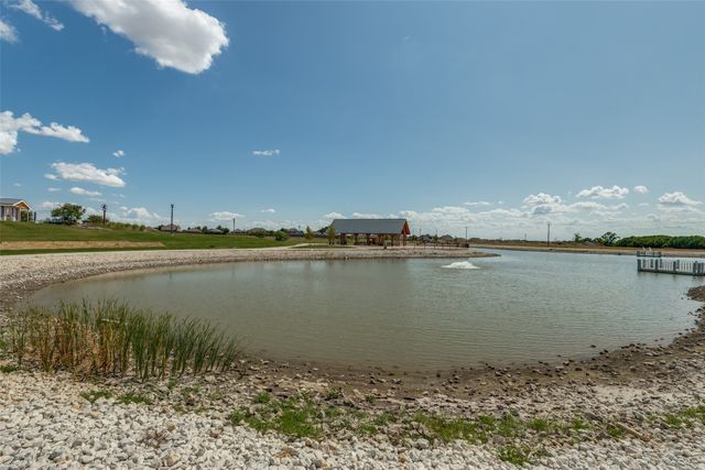 1412 St Johns Drive, Van Alstyne, TX 75495