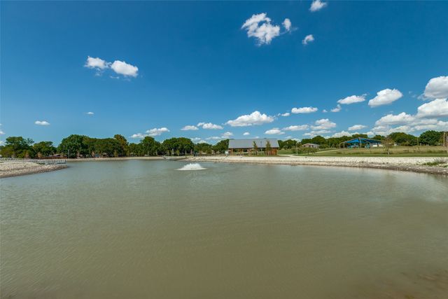 1412 St Johns Drive, Van Alstyne, TX 75495