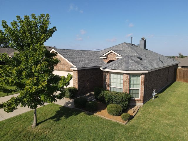 1412 St Johns Drive, Van Alstyne, TX 75495