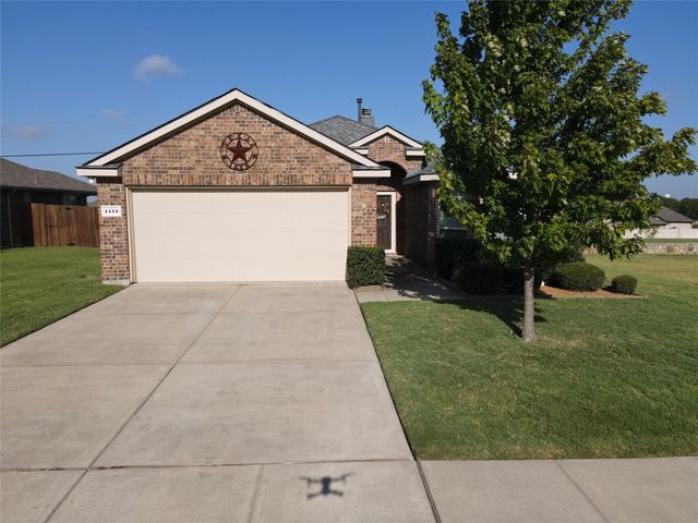 1412 St Johns Drive, Van Alstyne, TX 75495