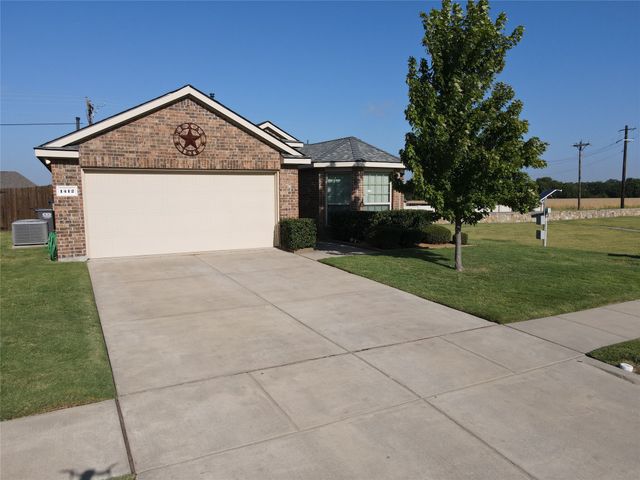 1412 St Johns Drive, Van Alstyne, TX 75495