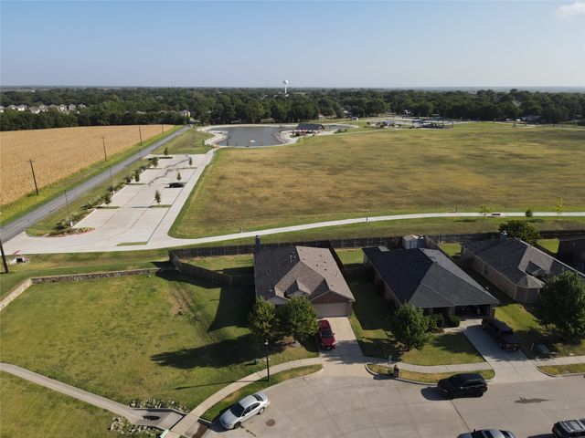 1412 St Johns Drive, Van Alstyne, TX 75495
