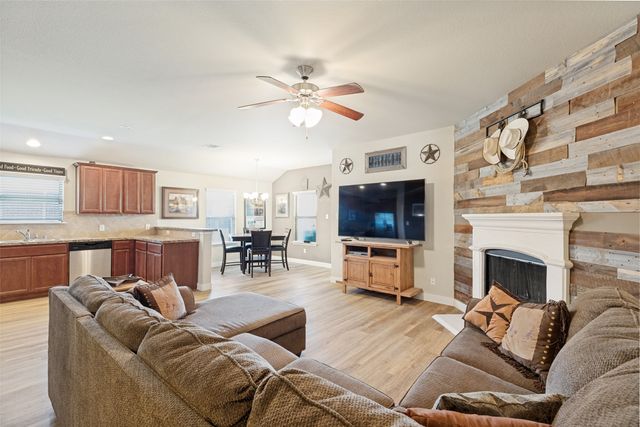 1412 St Johns Drive, Van Alstyne, TX 75495