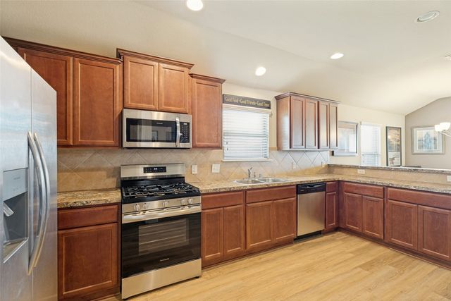 1412 St Johns Drive, Van Alstyne, TX 75495