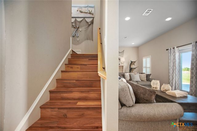 261 E Burgundy Bay, Port O'connor, TX 77982