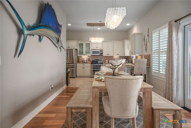 261 E Burgundy Bay, Port O'connor, TX 77982
