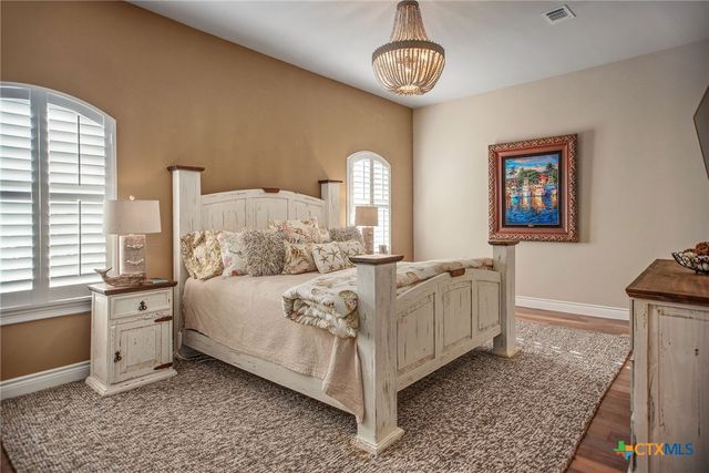 261 E Burgundy Bay, Port O'connor, TX 77982