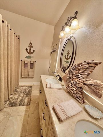 261 E Burgundy Bay, Port O'connor, TX 77982