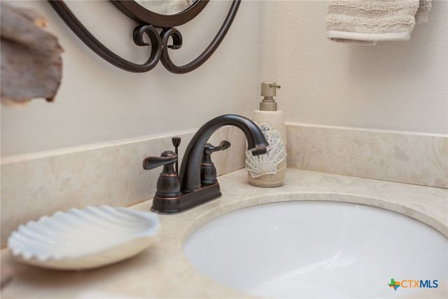 261 E Burgundy Bay, Port O'connor, TX 77982