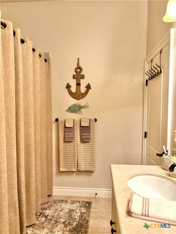 261 E Burgundy Bay, Port O'connor, TX 77982