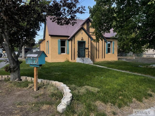 492 G Street, Idaho Falls, ID 83402
