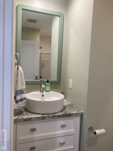 492 G Street, Idaho Falls, ID 83402