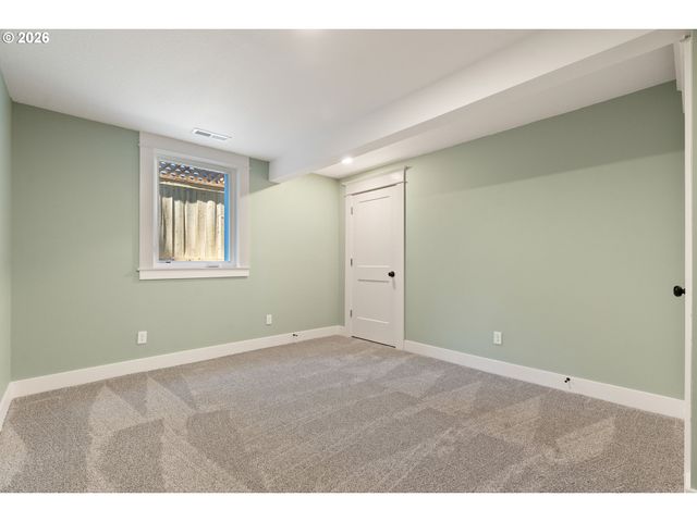 2926 Nw RALEIGH St, Portland, OR 97210