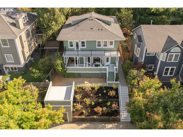 2926 Nw RALEIGH St, Portland, OR 97210