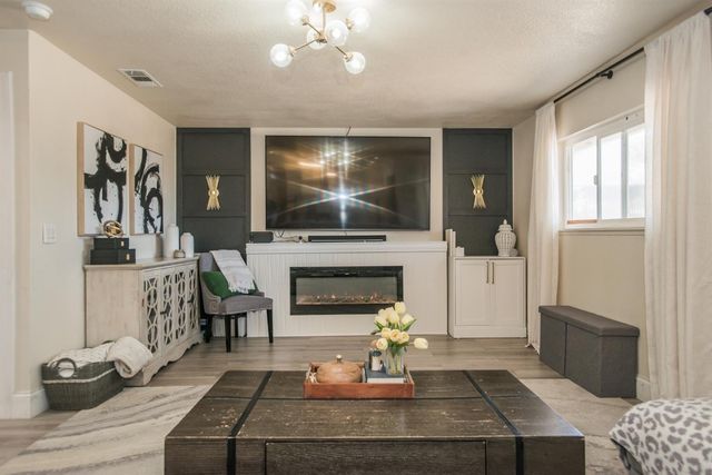 1417 E St, Rio Linda, CA 95673