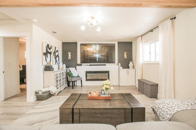 1417 E St, Rio Linda, CA 95673