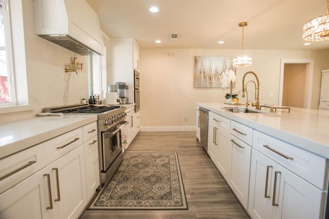 1417 E St, Rio Linda, CA 95673