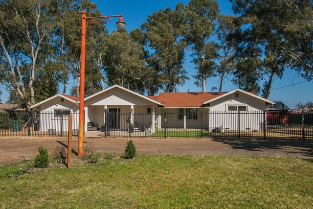 1417 E St, Rio Linda, CA 95673