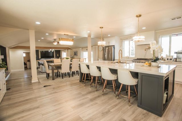 1417 E St, Rio Linda, CA 95673