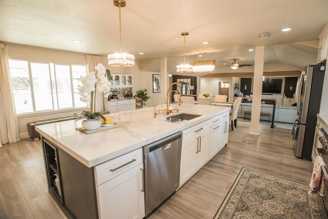1417 E St, Rio Linda, CA 95673