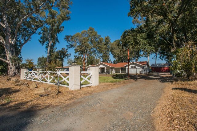 1417 E St, Rio Linda, CA 95673
