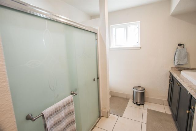 1417 E St, Rio Linda, CA 95673