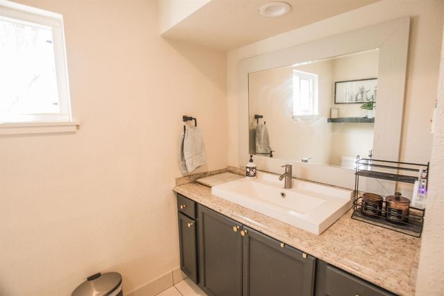 1417 E St, Rio Linda, CA 95673