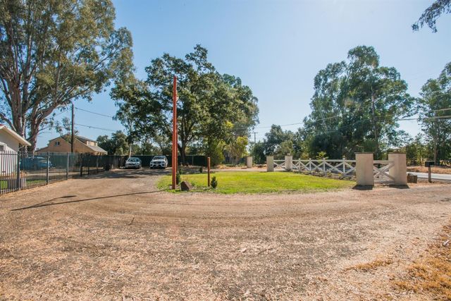 1417 E St, Rio Linda, CA 95673