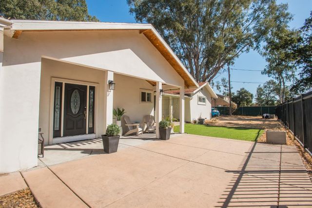 1417 E St, Rio Linda, CA 95673
