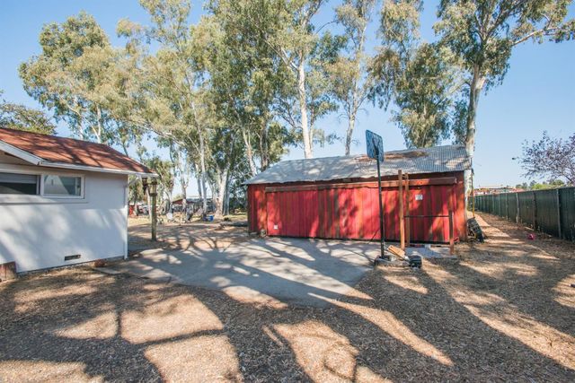 1417 E St, Rio Linda, CA 95673