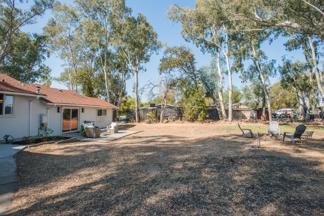 1417 E St, Rio Linda, CA 95673