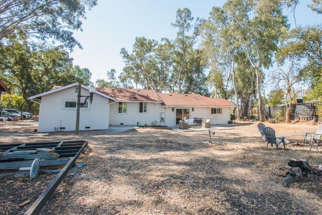 1417 E St, Rio Linda, CA 95673