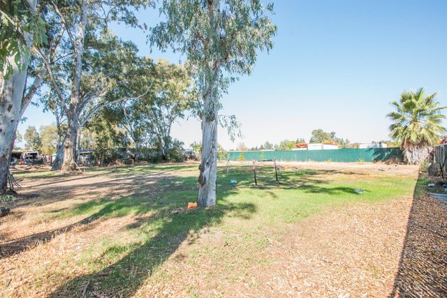 1417 E St, Rio Linda, CA 95673