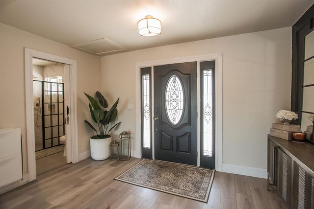 1417 E St, Rio Linda, CA 95673